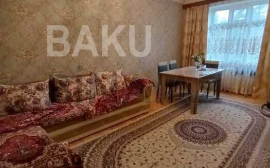 3 Room Old Apartment for Sale in Baku