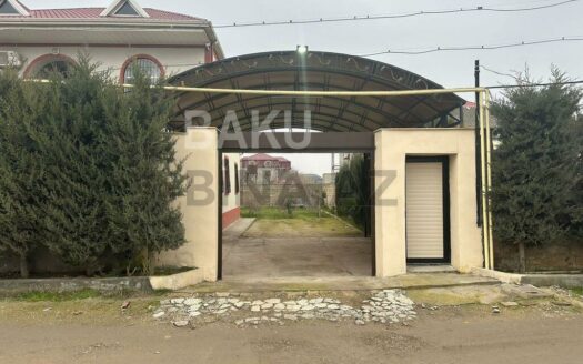 6 Room House / Villa for Sale in Baku