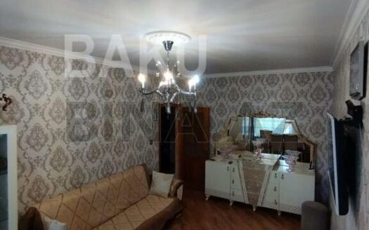 2 Rooms Old Apartment for Sale in Baku