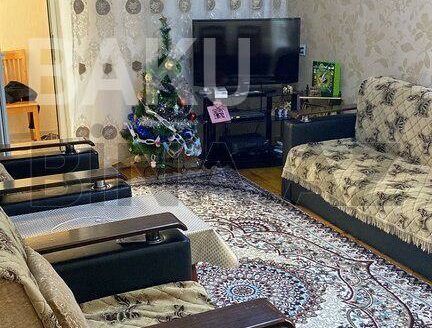 3 Room Old Apartment for Sale in Baku