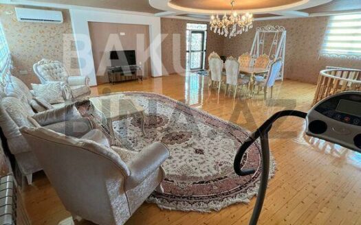 8 Room House / Villa for Sale in Baku