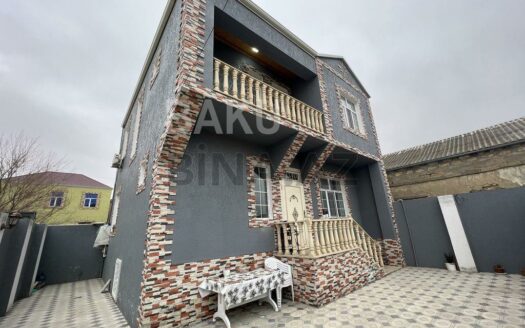 4 Room House / Villa for Sale in Baku