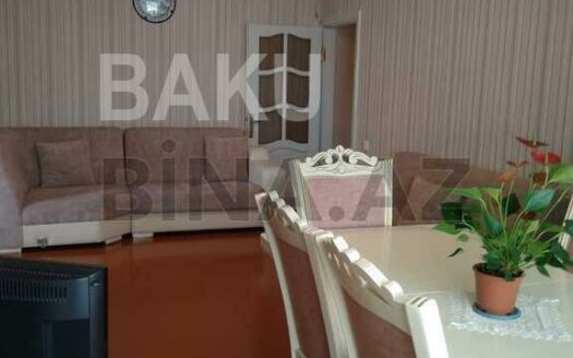 3 Room Old Apartment for Sale in Baku