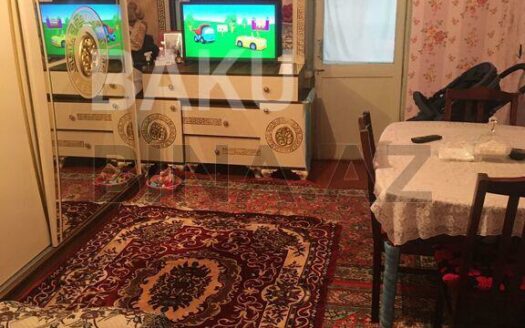 1 Room Old Apartment for Sale in Baku