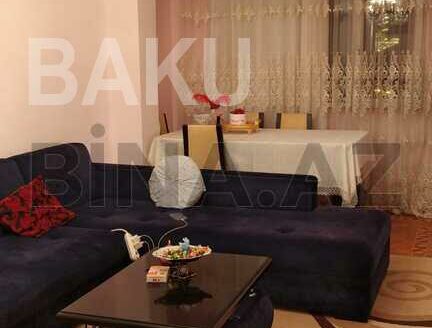 3 Room Old Apartment for Sale in Baku