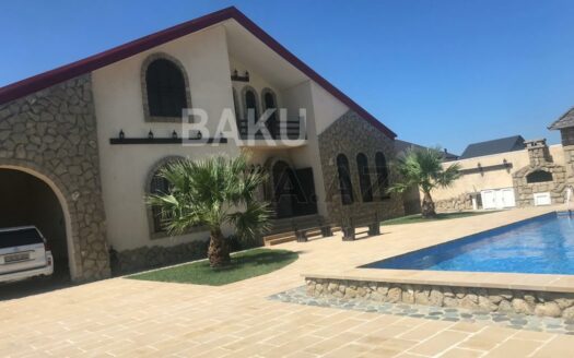 5 Room House / Villa for Sale in Baku