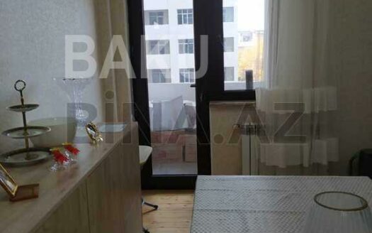 1 Room Old Apartment for Sale in Baku