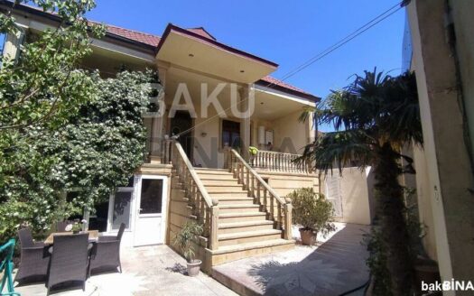 5 Room House / Villa for Sale in Baku