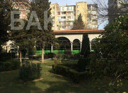 3 Room Old Apartment for Sale in Baku