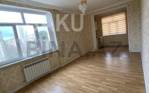 2 Rooms Old Apartment for Sale in Baku