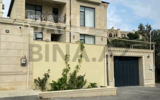 6 Room House / Villa for Sale in Baku