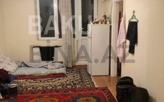 2 Rooms Old Apartment for Sale in Baku