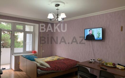 2 Rooms Old Apartment for Sale in Baku