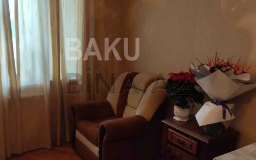 2 Rooms Old Apartment for Sale in Baku