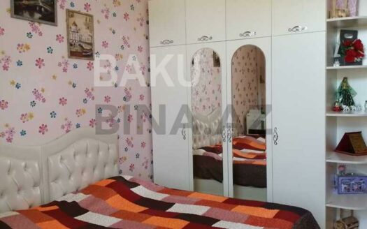 8 Room House / Villa for Sale in Baku