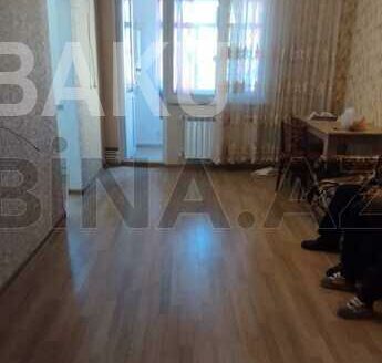 2 Rooms Old Apartment for Sale in Baku