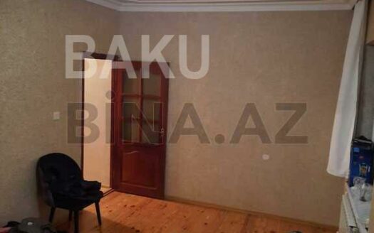 2 Rooms Old Apartment for Sale in Baku