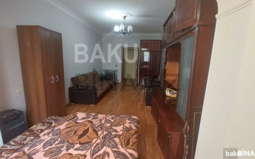 2 Rooms Old Apartment for Sale in Baku