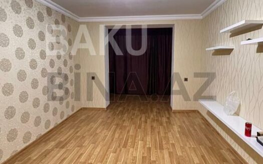 3 Room Old Apartment for Sale in Baku