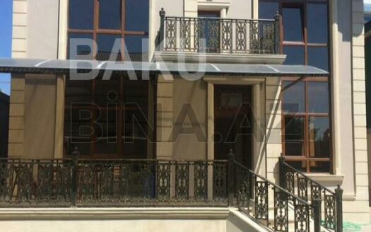 4 Room House / Villa for Sale in Baku