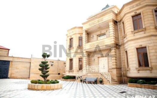 10 Room House / Villa for Sale in Baku