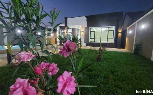 4 Room House / Villa for Sale in Baku