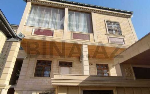 10 Room House / Villa for Sale in Baku