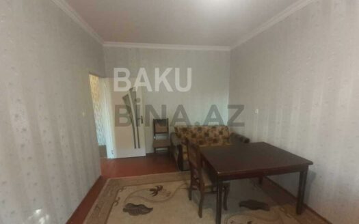 2 Rooms Old Apartment for Sale in Baku