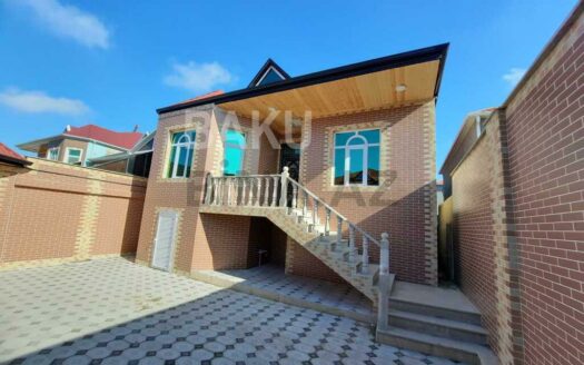 4 Room House / Villa for Sale in Baku