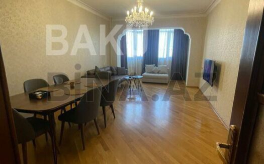 3 Room Old Apartment for Sale in Baku