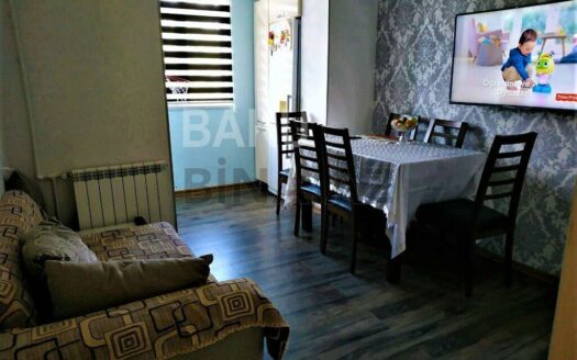 2 Rooms Old Apartment for Sale in Baku