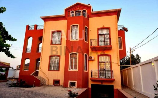 9 Room House / Villa for Sale in Baku