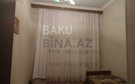 2 Rooms Old Apartment for Sale in Baku