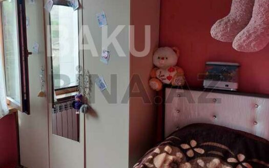 2 Rooms Old Apartment for Sale in Baku