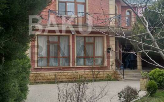 6 Room House / Villa for Sale in Baku