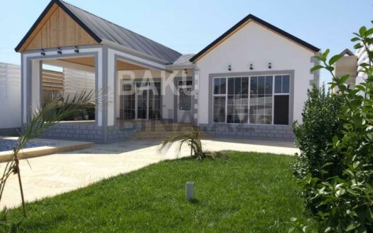 4 Room House / Villa for Sale in Baku