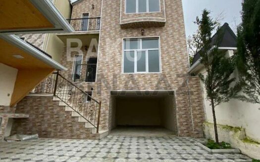 5 Room House / Villa for Sale in Baku