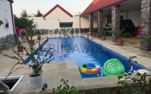 6 Room House / Villa for Sale in Baku