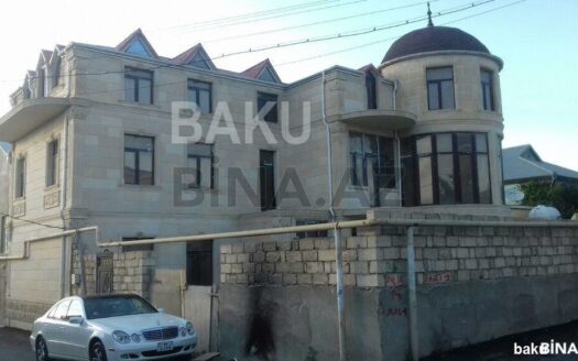 5 Room House / Villa for Sale in Baku