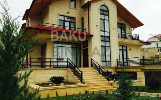 6 Room House / Villa for Sale in Baku