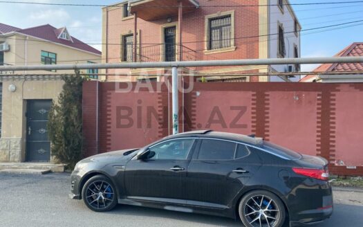 6 Room House / Villa for Sale in Baku