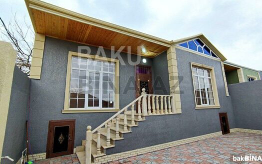 4 Room House / Villa for Sale in Baku