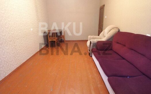 2 Rooms Old Apartment for Sale in Baku