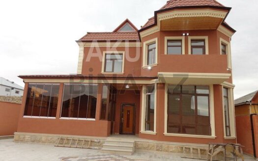 6 Room House / Villa for Sale in Baku