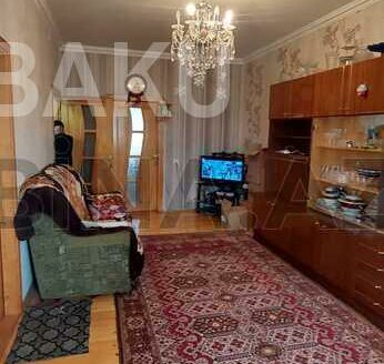 3 Room Old Apartment for Sale in Baku