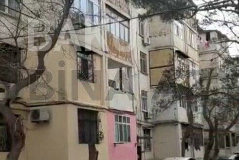 2 Rooms Old Apartment for Sale in Baku