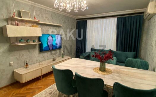 2 Rooms Old Apartment for Sale in Baku