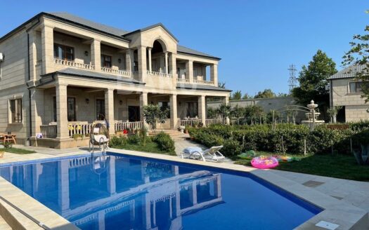 6 Room House / Villa for Sale in Baku