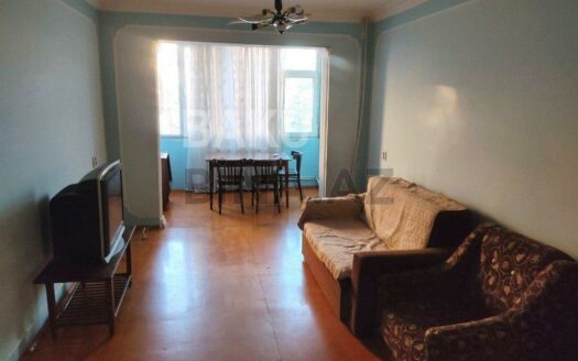 2 Rooms Old Apartment for Sale in Baku