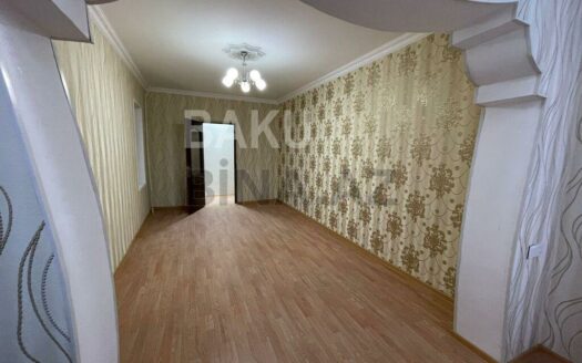 2 Rooms Old Apartment for Sale in Baku